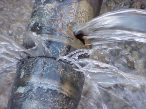 arrêter fuite d'eau sous pression