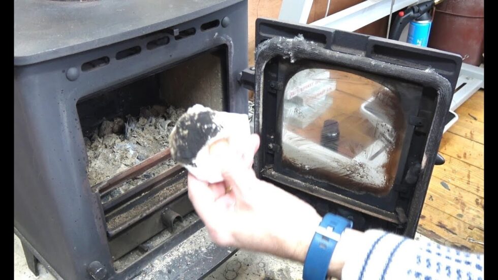2 méthodes pour enlever du plastique fondu sur un poêle en fonte