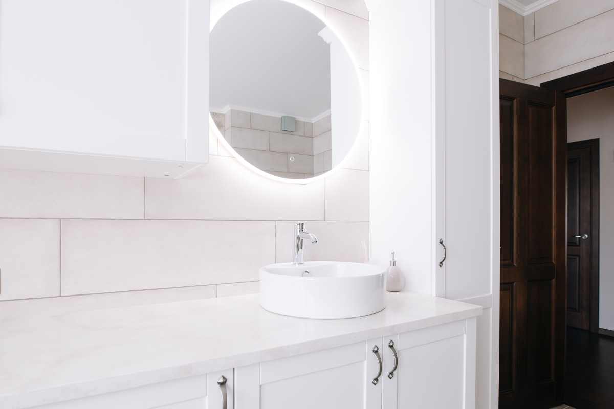 8 problèmes courants de miroir de salle de bain à LED