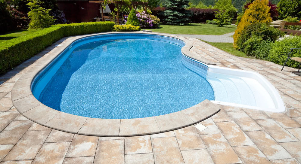 Quelle fourchette de prix pour une piscine coque