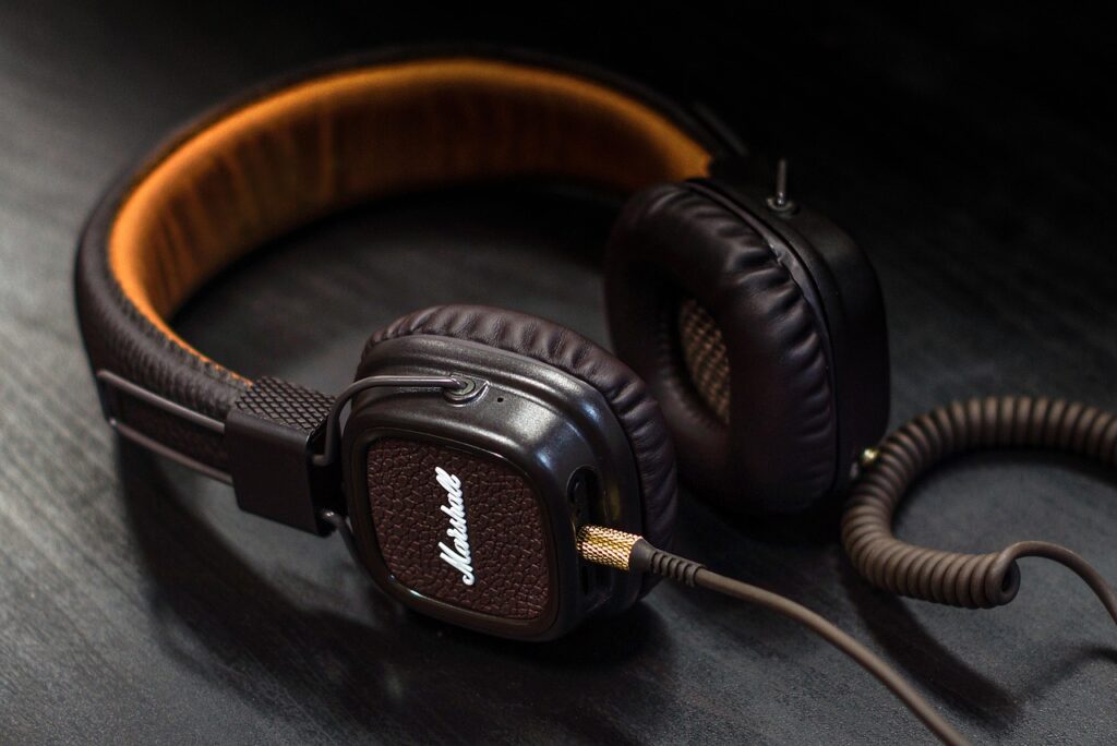 headphones 3085681 1280