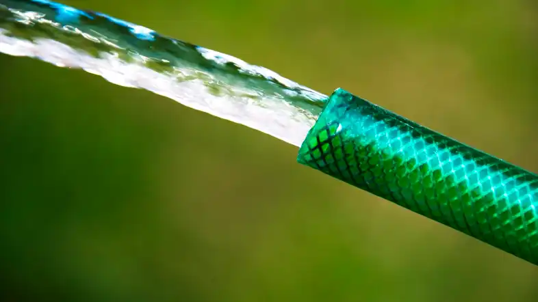 augmenter la pression d’eau dans un tuyau