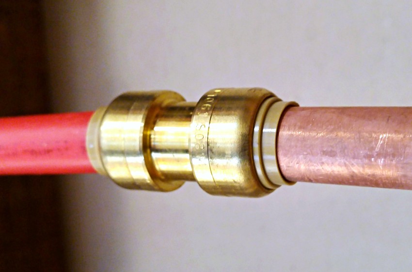 Quels outils faut il pour poser un raccord sur cuivre sans soudure