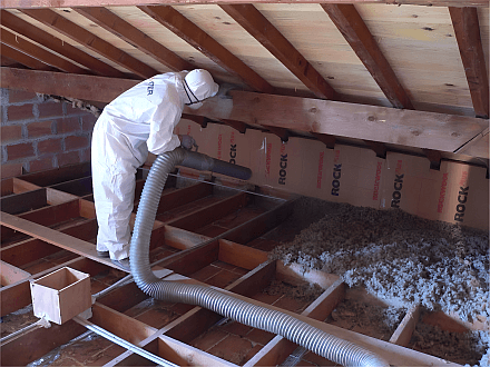 Quel matériau offre la meilleure performance thermique pour les combles